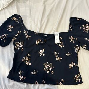 Abercrombie cropped puff sleeve top